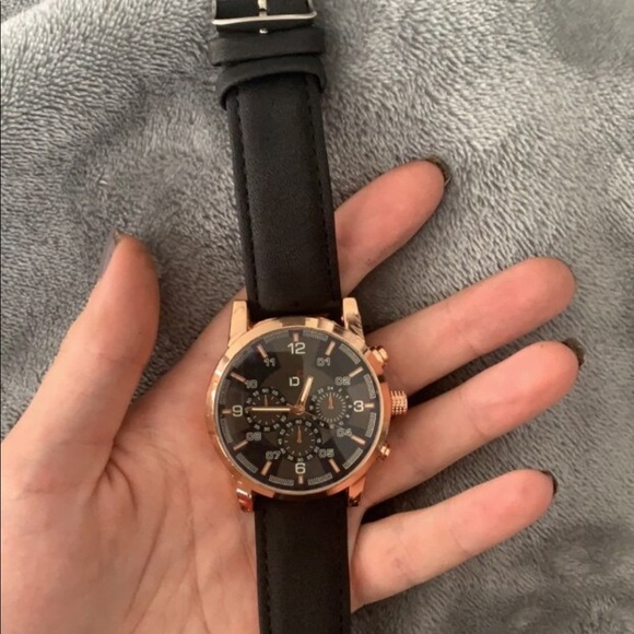 Watch - Picture 2 of 2